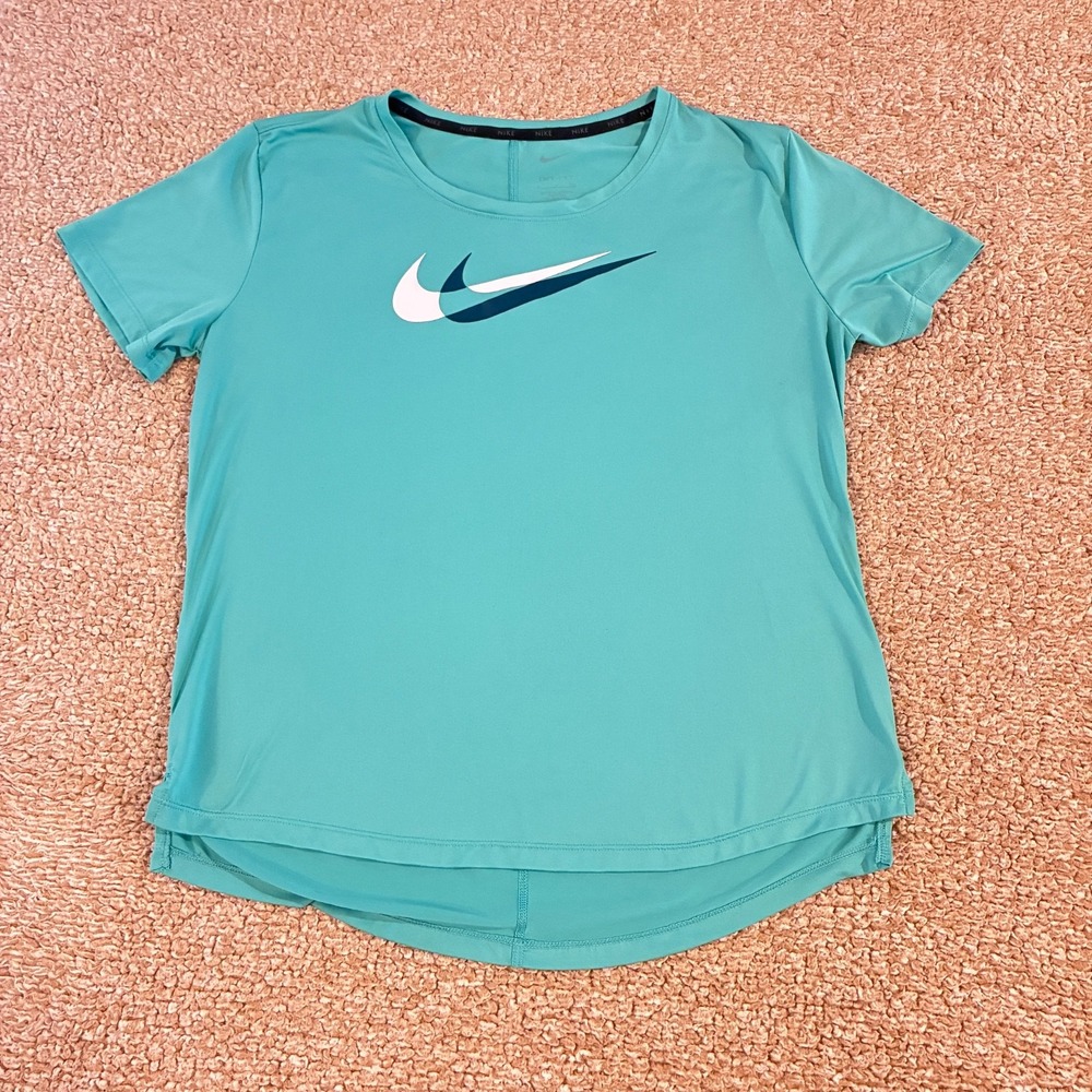 Nike Womens Dri Fit T Shirt Small Teal Swoosh Run Crewneck High Low Hem